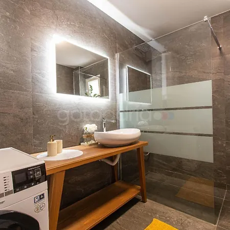 Lapis - Luxury - Shared Pool - Smaragd
